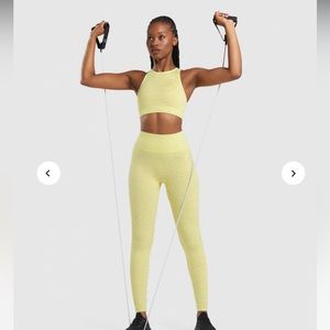 Gymshark Adapt Animal Seamless set. XS leggings. Small crop top. Yellow.
